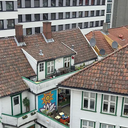 Charming Cozy One Bedroom Right In The Center *