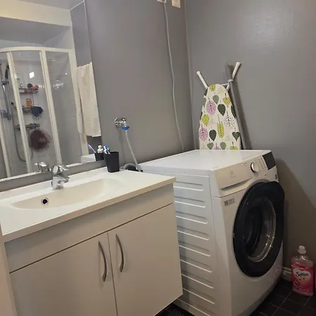 Charming Cozy One Bedroom Right In The Center *